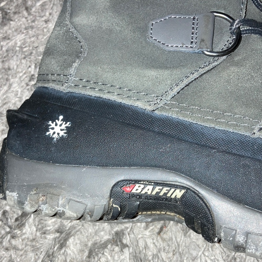 Baffin Women's Kristi Insulated Suede Winter Boots gray black warm size 6 tall - Picture 3 of 7